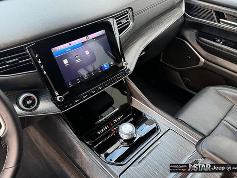 Used 2024 Jeep Wagoneer Series II image 15