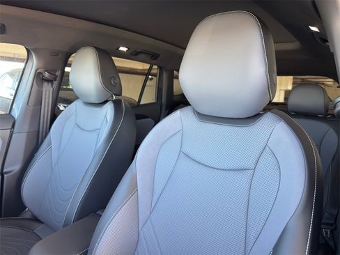 New 2026 Volkswagen Tiguan SE R-Line image 11