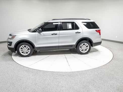 Used 2017 Ford Explorer 4WD image 34