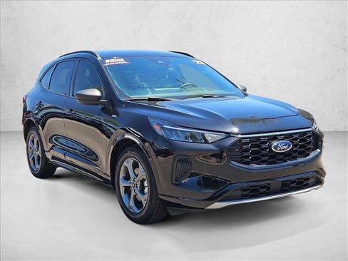 Used 2023 Ford Escape ST-Line w/ Tech Pack #1 FWD image 3