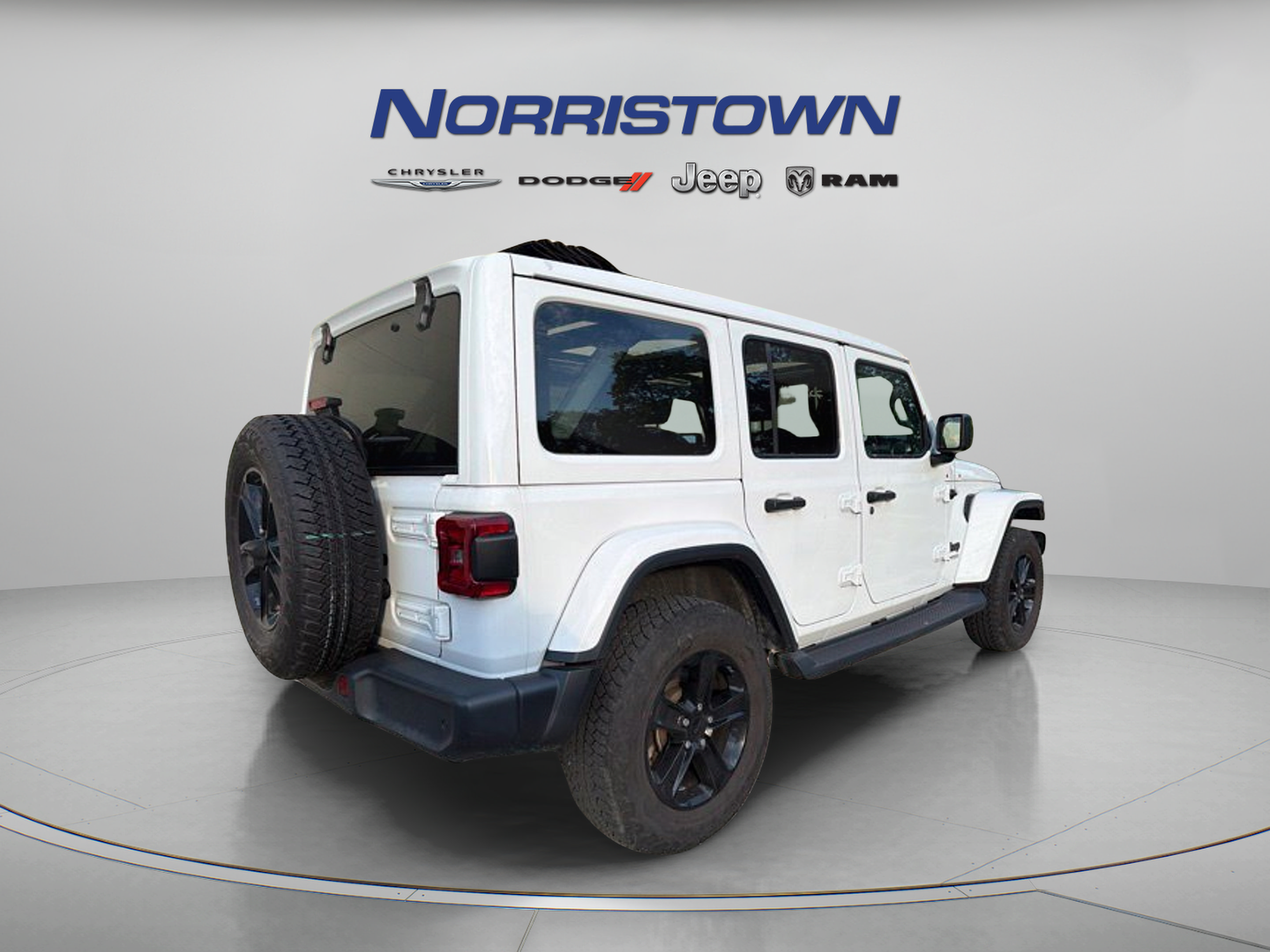 Used 2021 Jeep Wrangler Unlimited Sahara AWD/4WD image 7