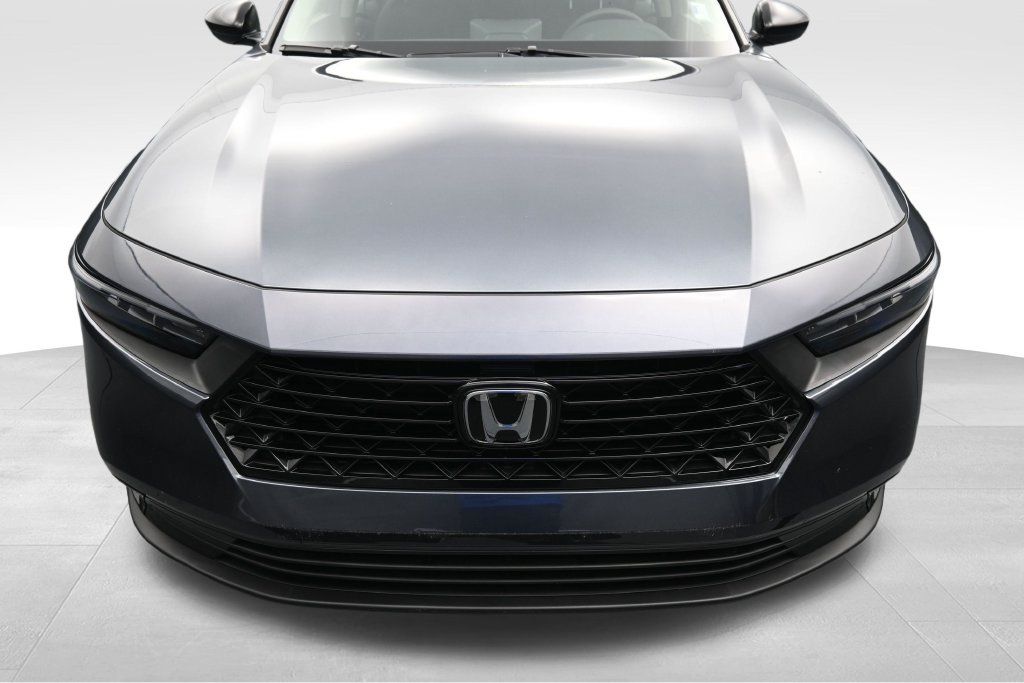 Used 2025 Honda Accord SE image 11