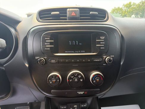 Used 2018 Kia Soul FWD image 11