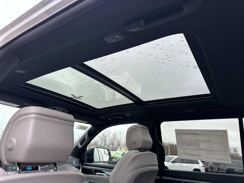 New 2026 Jeep Grand Wagoneer L 4WD w/ Premium Group I image 11