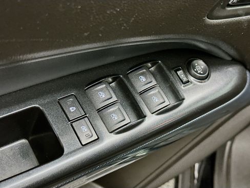 Used 2016 Chevrolet Colorado Z71 RWD image 15