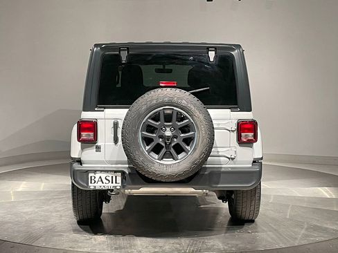 Used 2021 Jeep Wrangler Unlimited Sport image 12