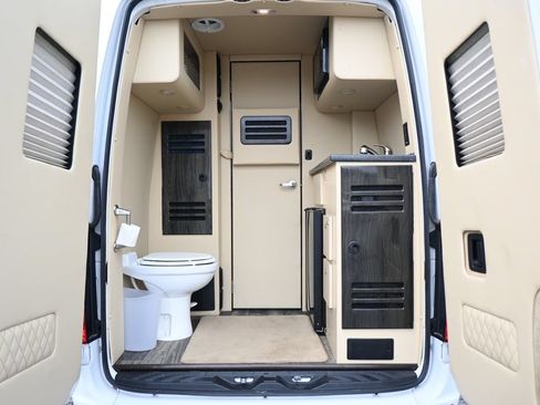 Used 2019 Mercedes-Benz Sprinter 170 image 17