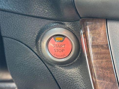 Used 2013 Nissan Sentra SL w/ Leather Pkg image 31