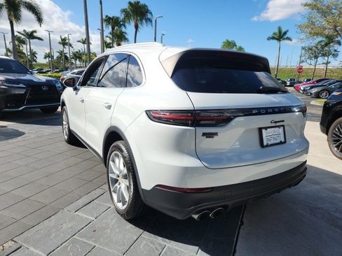 Used 2021 Porsche Cayenne w/ Premium Package image 12