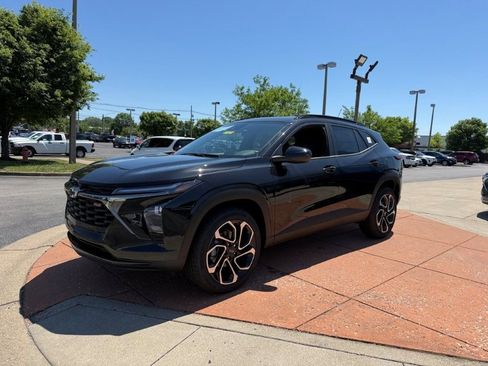 New 2026 Chevrolet Trax RS FWD image 3