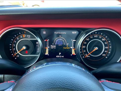 Used 2023 Jeep Gladiator Rubicon w/ LED Lighting Group AWD/4WD image 26
