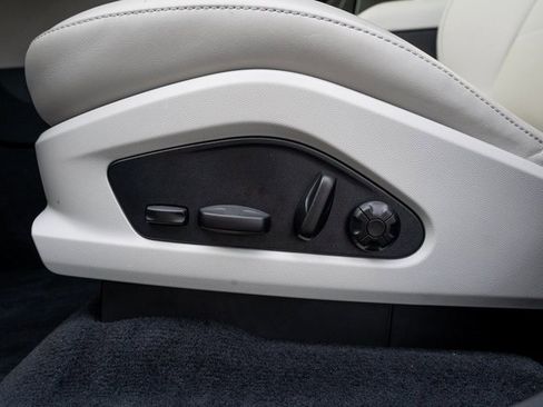 Certified 2025 Porsche Macan 4S Electric image 20