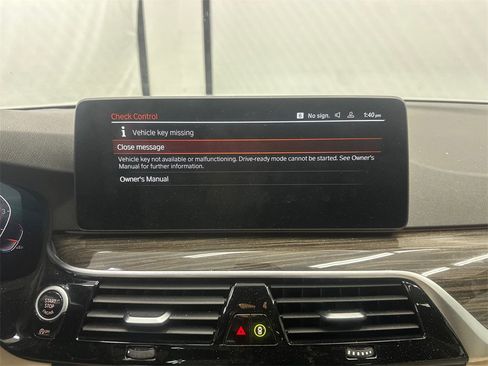 Used 2021 BMW 530i w/ Convenience Package image 28