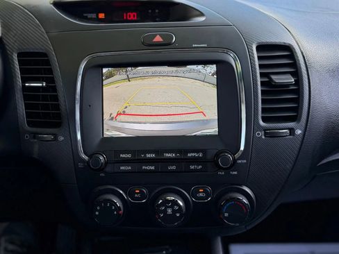 Used 2017 Kia Forte S image 10