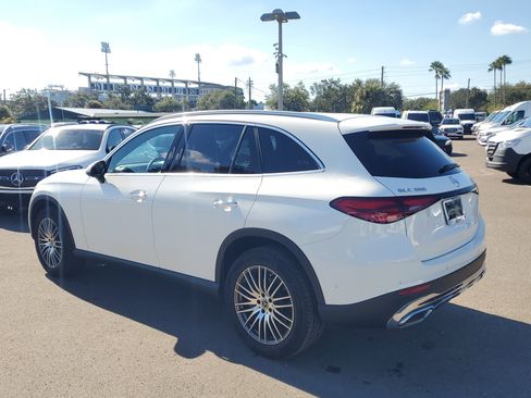 Certified 2025 Mercedes-Benz GLC 300 image 3