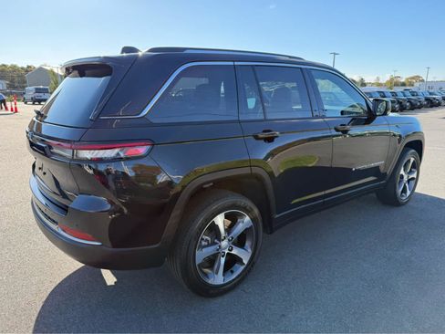 Used 2023 Jeep Grand Cherokee 4WD 4xe w/ Luxury Tech Group II image 10