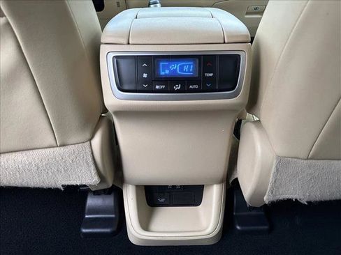 Used 2017 Toyota Highlander XLE image 21