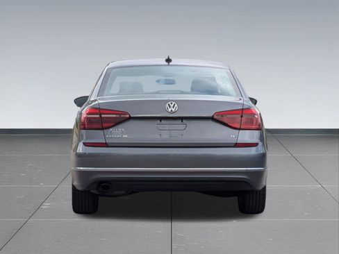 Used 2018 Volkswagen Passat 2.0T SE FWD image 5