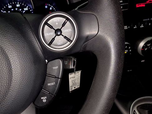 Used 2016 Kia Soul FWD image 18