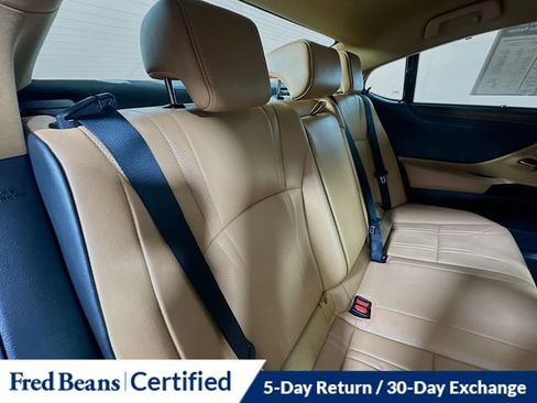 Used 2022 Lexus ES 300h Ultra Luxury image 29