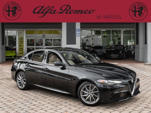 Used 2023 Alfa Romeo Giulia Lusso w/ Quick Order Package 22Z Lusso image 1