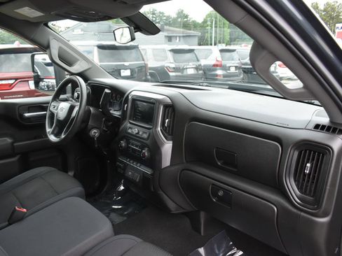Used 2019 Chevrolet Silverado 1500 Custom Trail Boss w/ Custom Convenience Package AWD/4WD image 12