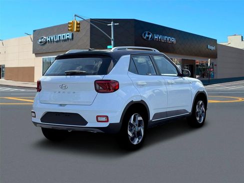 New 2026 Hyundai Venue SEL FWD image 7