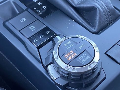 Certified 2025 Toyota Tacoma TRD Off-Road image 13