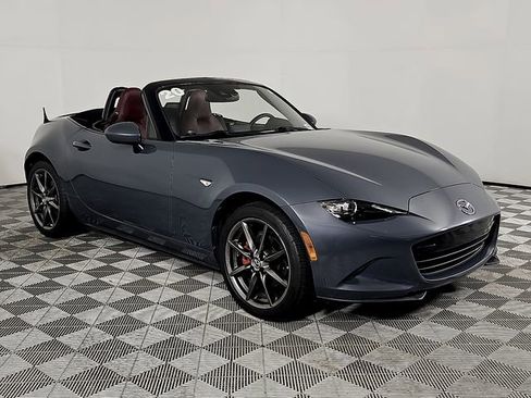 Used 2020 MAZDA MX-5 Miata Grand Touring image 3