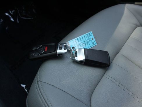 Used 2019 Audi Q5 2.0T Premium Plus w/ Premium Plus Package AWD/4WD image 35