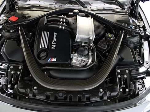 Used 2015 BMW M4 Convertible image 31