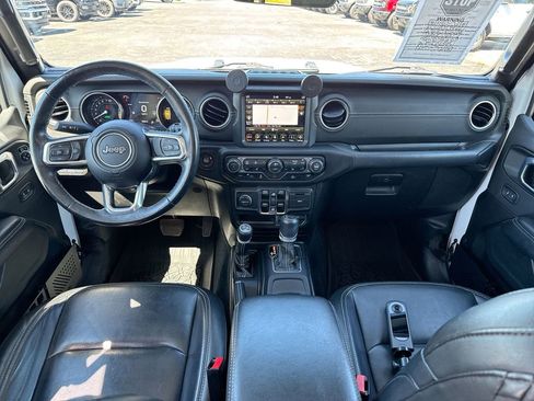 Used 2021 Jeep Wrangler Unlimited Sahara w/ Cold Weather Group AWD/4WD image 10