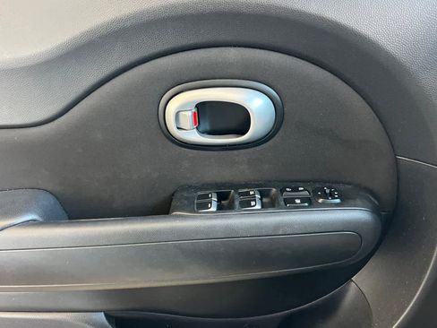 Used 2019 Kia Soul + FWD image 15