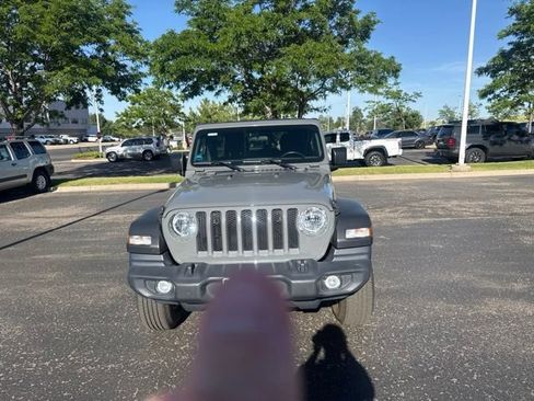 Used 2021 Jeep Wrangler Unlimited Sport AWD/4WD image 3