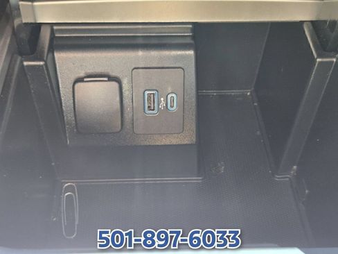 Used 2020 Ford Explorer XLT w/ Equipment Group 202A AWD/4WD image 25
