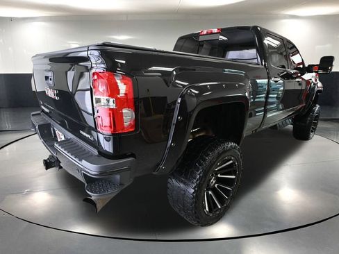 Used 2019 GMC Sierra 2500 Denali w/ Duramax Plus Package image 6