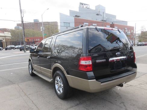 Used 2014 Ford Expedition EL XLT w/ Equipment Group 202A AWD/4WD image 5