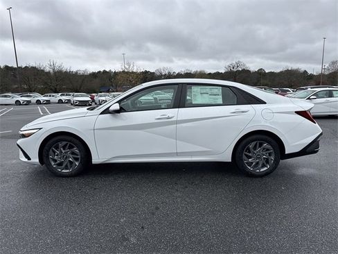 New 2026 Hyundai Elantra Blue image 4