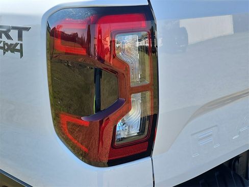 Used 2024 Ford Ranger Lariat w/ Advanced Towing Package image 29