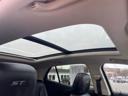 Used 2023 Buick Envision Essence w/ Sport Touring Package image 39