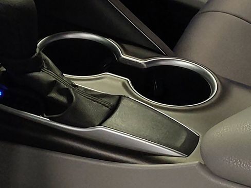 Used 2021 Toyota Camry LE image 26