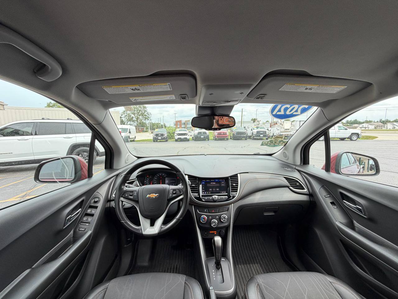 Used 2021 Chevrolet Trax LT w/ LT Convenience Package FWD image 14