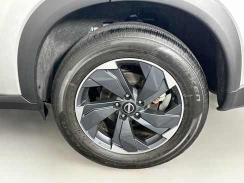 Used 2025 Nissan Rogue SV FWD image 11