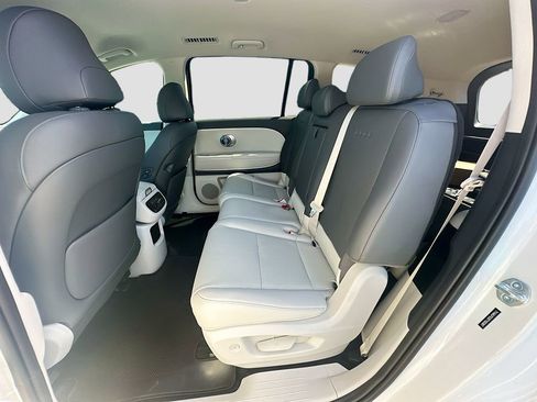 New 2026 Hyundai Ioniq 9 SEL image 17