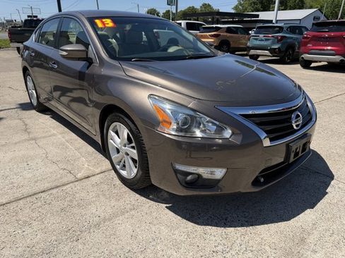 Used 2013 Nissan Altima 2.5 SL FWD image 3