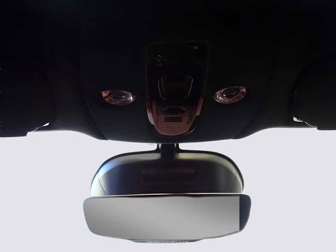 Used 2021 Aston Martin DBX image 41