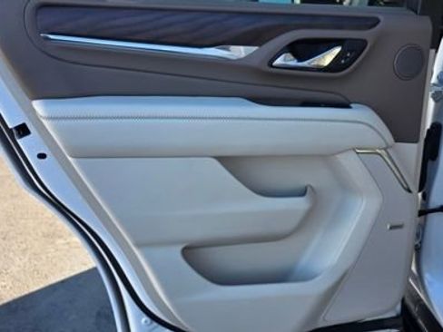 Used 2024 GMC Yukon Denali w/ Advanced Technology Package image 11