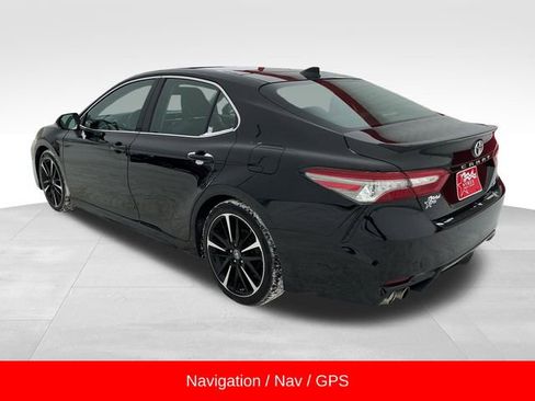Used 2018 Toyota Camry XSE image 5