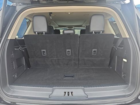 Used 2022 Ford Expedition XLT RWD image 12