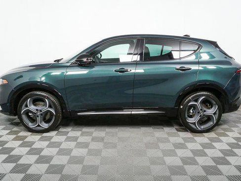 New 2026 Alfa Romeo Tonale w/ Black Premium Package AWD/4WD image 33